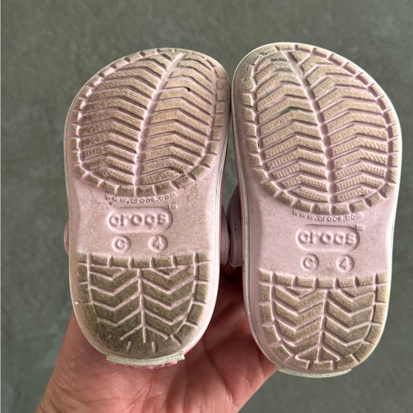 Crocs for Baby Girl Light Pink Size 4 for New Walkers - Picture 9 of 9